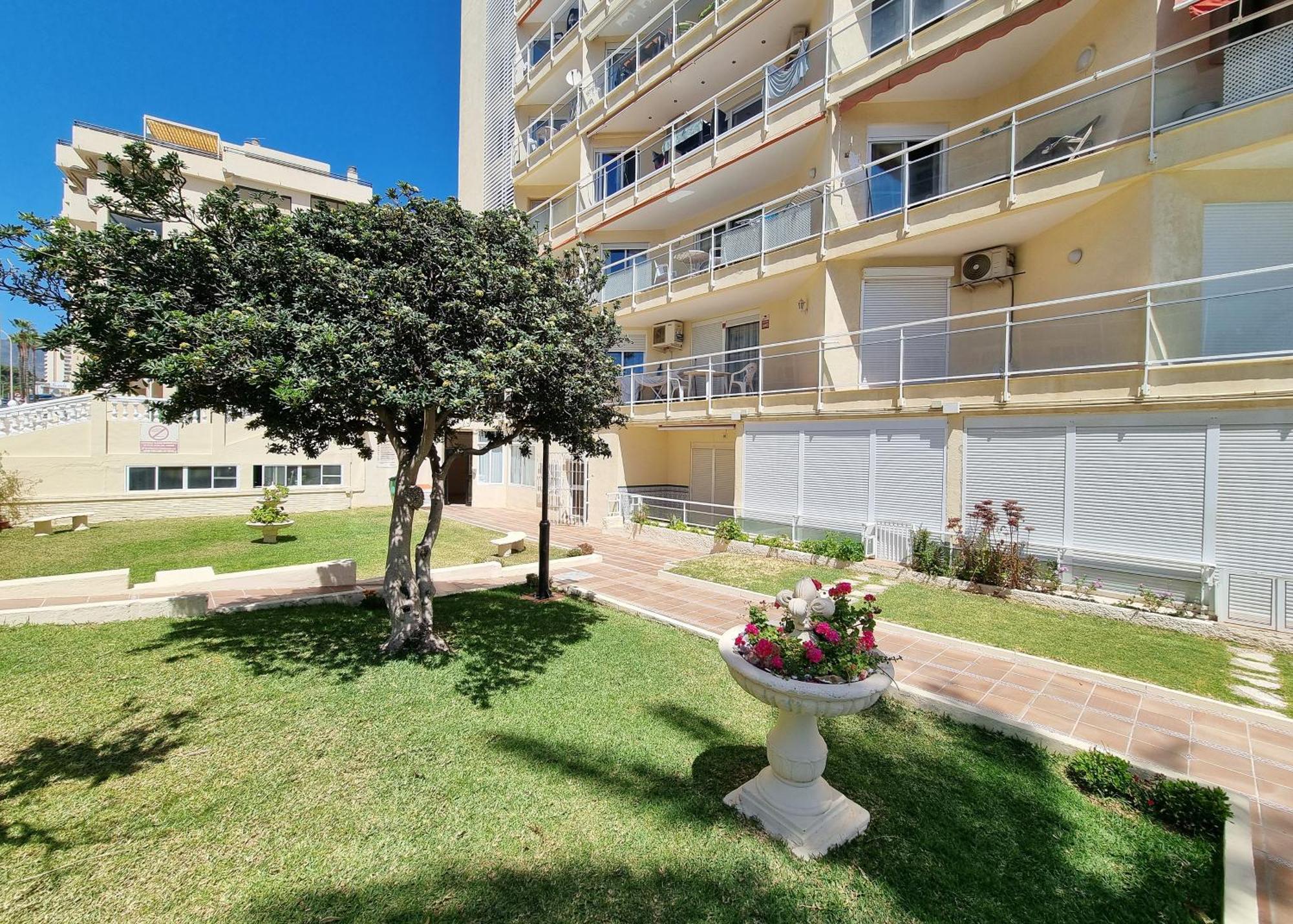 Tinoko Apartament In La Carihuela Beach Torremolinos Exterior photo